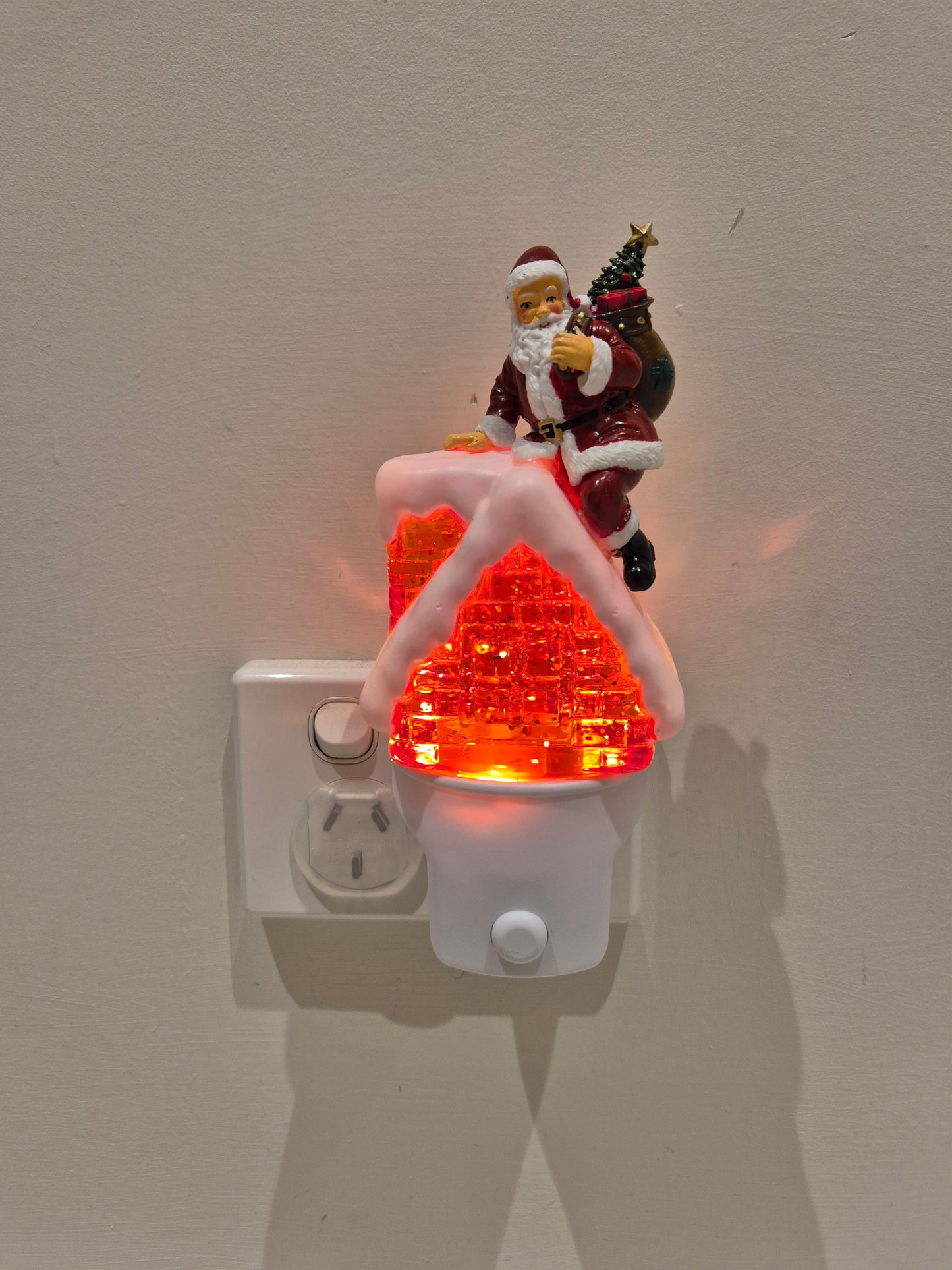 Twinkle Tide Plug-in Night Light w/ Santa on Chimney